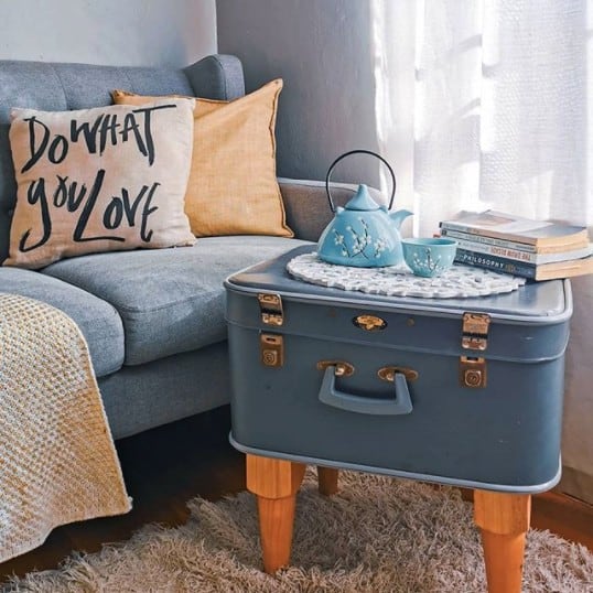 make coffee table from suitcase